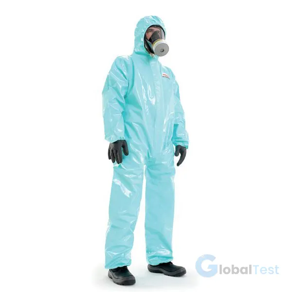 Combinaison de protection chimique Honeywell SPACEL 4000 RA/EBJ, étanche aux liquides et agents chimiques, conçue pour les environnements à risques élevés tels que la chimie, la pétrochimie, le nettoyage industriel et les interventions d’urgence, offrant une ergonomie améliorée pour un confort optimal.
